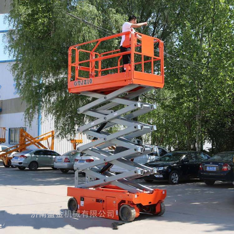 全自行升降機(圖2) u=3172760941,4123740983&fm=199&app=68&f=JPEG.jpg